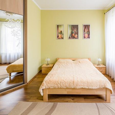 Rynok Square 5 Зі Світлом! Apartamento Lviv Exterior foto