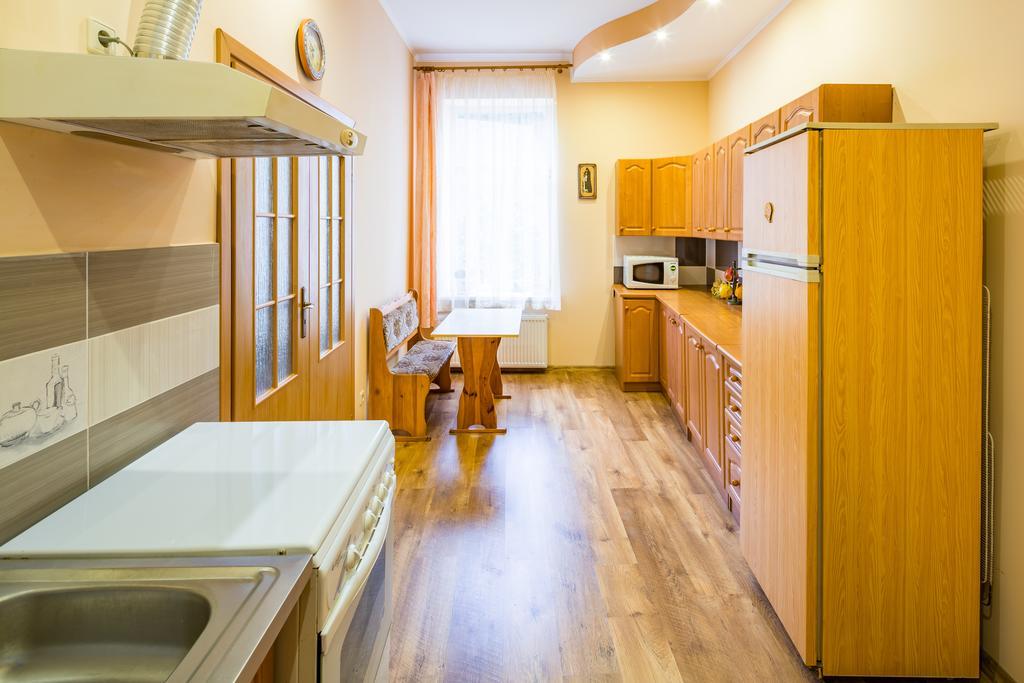 Rynok Square 5 Зі Світлом! Apartamento Lviv Exterior foto